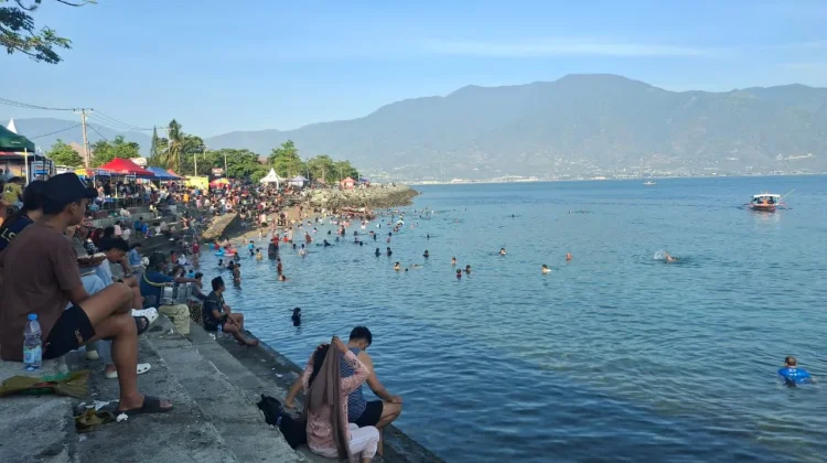 Wisata Pantai Kampung Nelayan Masih Dipadati Pengunjung