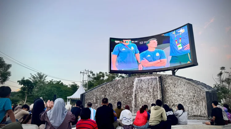 Warga Palu Antusias Nobar Final Piala Dunia 2026 di Taman Depan GBK