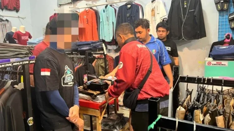 Polisi Bongkar Sabu yang Disembunyikan di Toko Pakaian