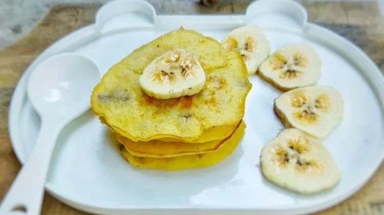 Pancake Pisang MPASI, Menu Bergizi yang Disukai Bayi