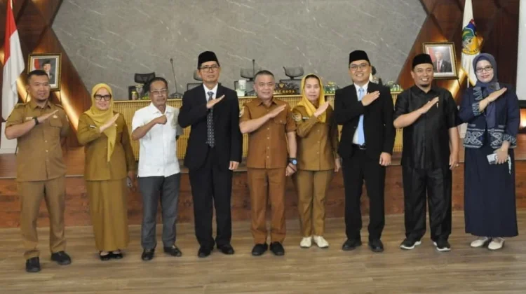 Wali Kota Palu Lantik Direktur Utama dan Dewas Perumda Kota Palu