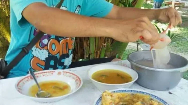 Onyop, Makanan Berbahan Sagu yang Menarik