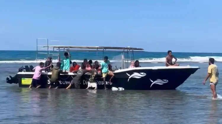 Kapal Tenggelam di Teluk Tomini, 12 Korban Selamat Nakhoda dalam Pencarian