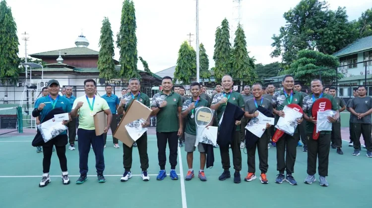 Pangdam Tutup Turnamen Tenis HUT Ke-1 Kodam XXIII/Palaka Wira