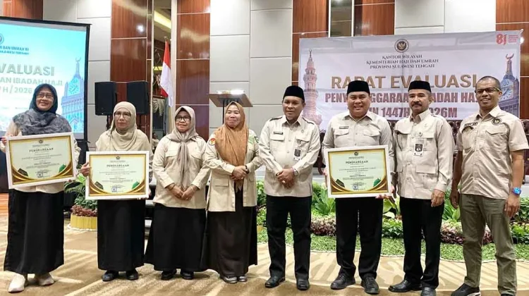 Kemenhaj Sulteng Beri Penghargaan Tiga Daerah Terbaik Penyelenggara Haji 2026