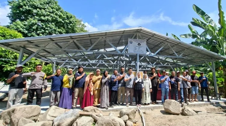 Wawali Palu Serahkan Bantuan Kolam Bioflok untuk Warga Tondo dan Kabonena