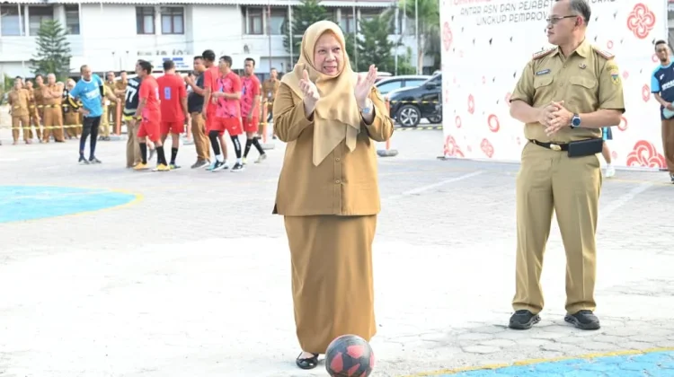 Sepak Bola Dangdut Antar ASN Pemprov Sulteng Meriahkan HUT ke-81 RI