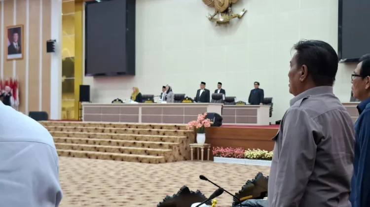 Wagub Reny Paparkan Proyeksi Pendapatan Daerah Rapat Paripurna DPRD Sulteng