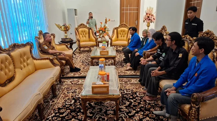 HIMA Arsitektur Untad Bahas PKMAI dan Infrastruktur dengan Wali Kota