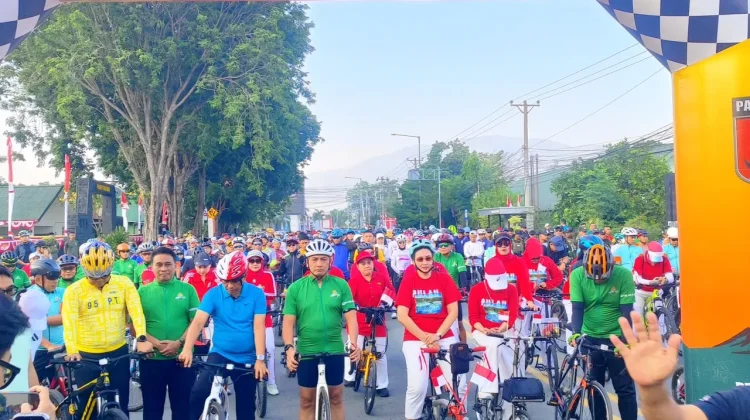 Ribuan Pesepeda Serbu Gowes Palaka Wira, Meriahkan HUT ke-1 Kodam XXIII