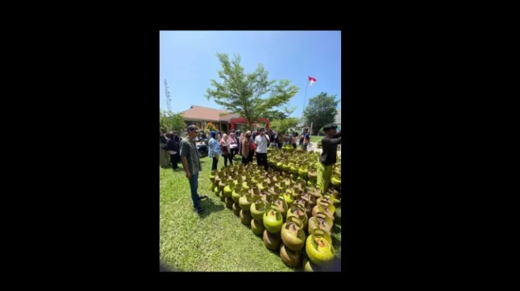 Pemerintah Kabupaten Parigi Moutong Salurkan 560 Tabung LPG 3 Kg Gratis