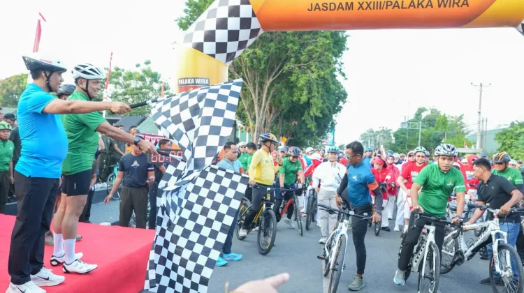 Semarakkan HUT Pertama Kodam XXIII/PW, Ribuan Pesepeda Ramaikan Gowes Palaka Wira