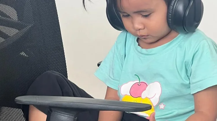 Penggunaan Gawai Berlebihan Ganggu Kesehatan Anak