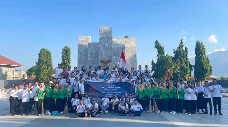 Bersihkan Makam Pahlawan, LPKA Palu Tanamkan Semangat Nasionalisme