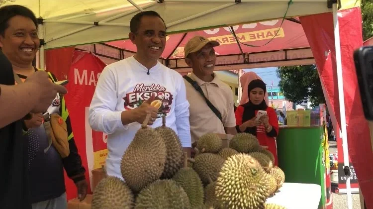 Gubernur Anwar Hafid Targetkan Sulteng Jadi Raja Durian Dunia