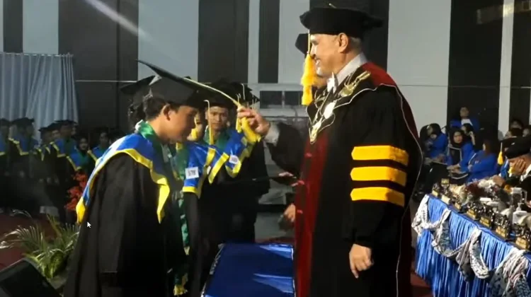 Wisuda ke-137, Lulusan Untad Diharapkan Mampu Buka Lapangan Kerja