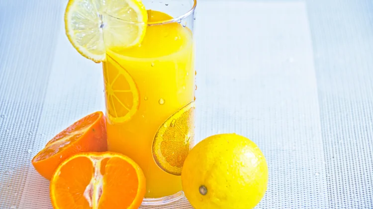 Cuaca Panas? Coba Bikin Jus Segar Sendiri