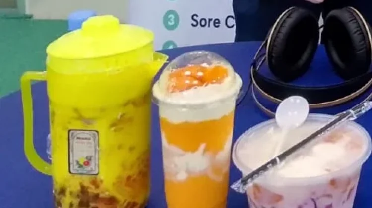 Sensasi Es Teler Teko Dua Liter di Palu