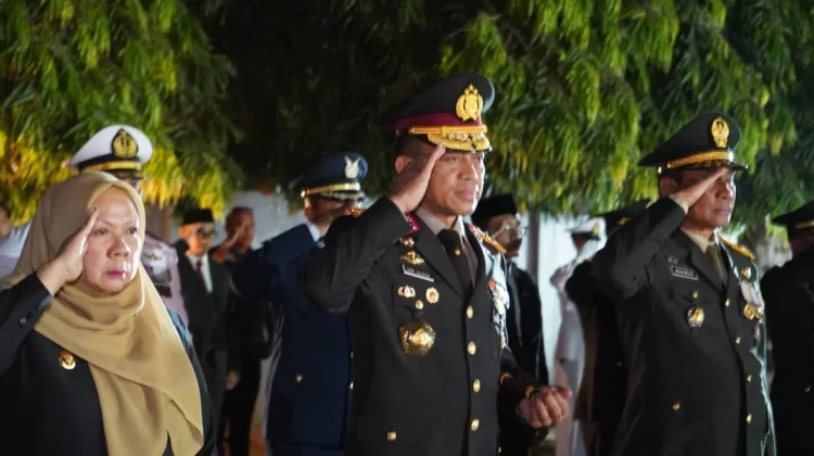 Kapolda Hadiri Apel Kehormatan dan Renungan Suci HUT ke-81 Kemerdekaan RI