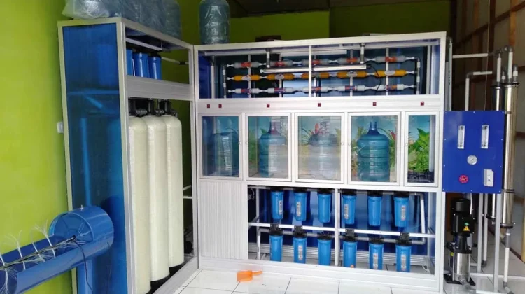 Labkes Sulteng Ingatkan Risiko Kesehatan Air Isi Ulang yang Tak Teruji