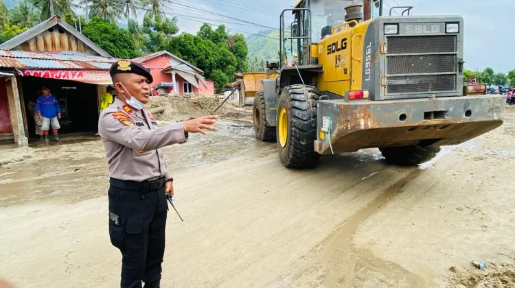 Polres Parigi Moutong bersama Tim Gabungan Pacu Pemulihan Pasca Banjir Avolua