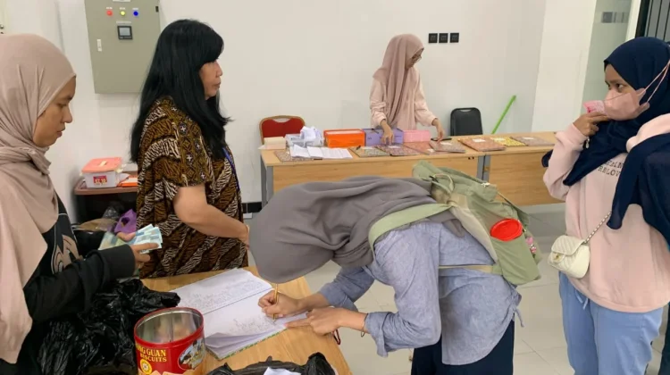 Untad Pastikan Uang Jaminan Toga Wisudawan Dikembalikan