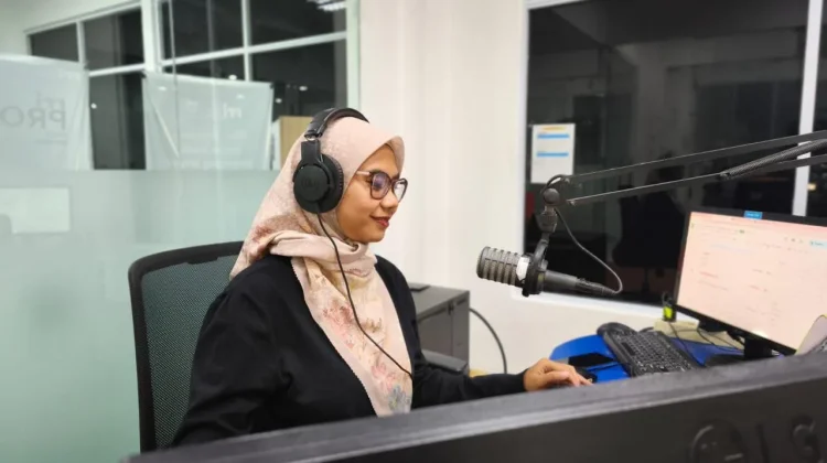 Tips Membawakan Siaran Radio agar Menarik dan Informatif