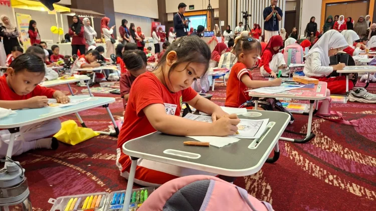 Puluhan Anak Kota Palu Unjuk Kreativitas di Lomba Mewarnai Inklusif