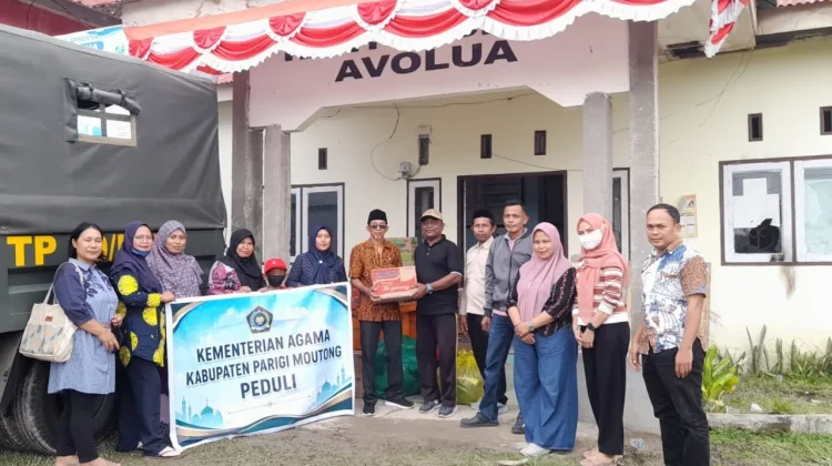 Kemenag Parigi Moutong Salurkan Bantuan untuk Korban Banjir Bandang Avolua