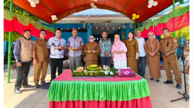 HUT Ke-69, SMP Negeri 1 Ampana Kota Cetak Generasi Berkarakter