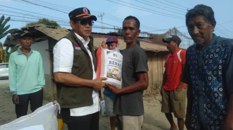 Pemkab Parigi Moutong Salurkan Bantuan bagi Korban Banjir Desa Avolua