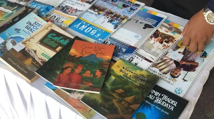 Sekolah Sukma Bangsa Sigi Pamerkan 50 Buku Karya Guru-Siswa di Festival Literasi