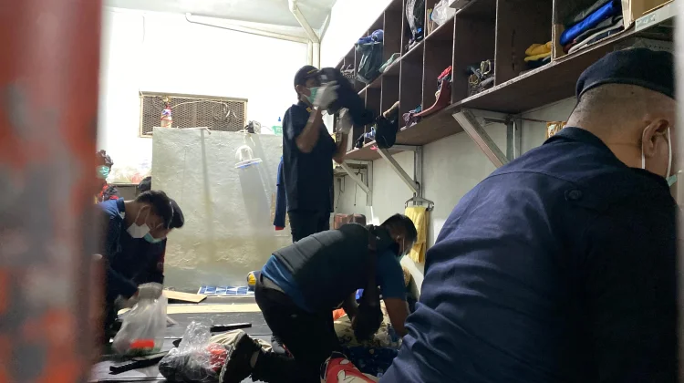 Cegah Narkotika, Seluruh Wabin Rutan Palu Digeledah dan Jalani Tes Urine