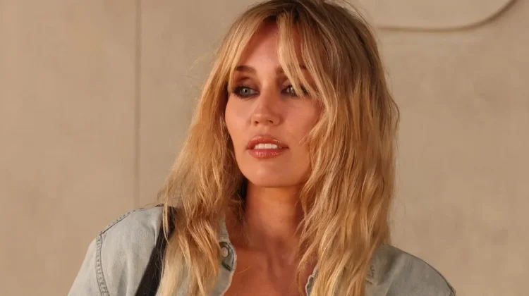 Miley Cyrus Kembali Puncaki Billboard 200 di Lagu Bass Persuades
