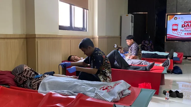 Hari Karantina, Barantan Sulteng Perkuat Kepedulian Sosial lewat Donor Darah