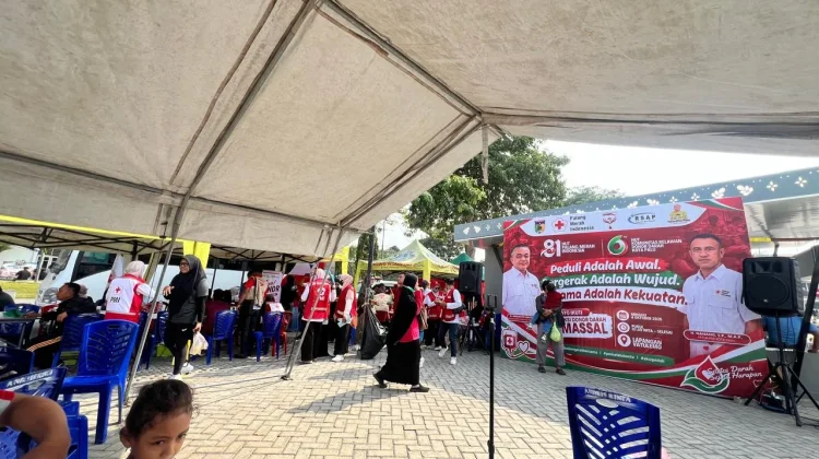Aksi Donor Darah Massal Meriahkan HUT PMI ke-81