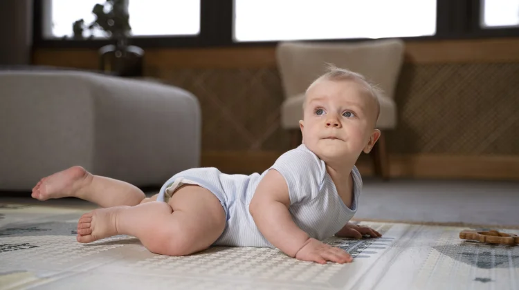 Tummy Time, Aktivitas Penting di Awal Kehidupan Bayi