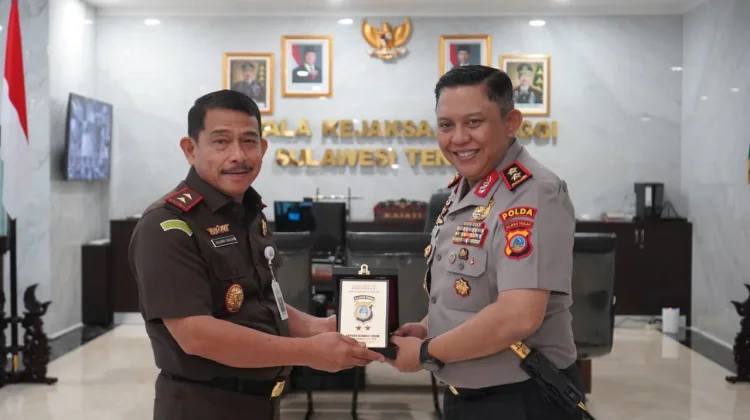 Tingkatkan Sinergitas Antar Lembaga, Kapolda Sulteng Temui Kajati ...