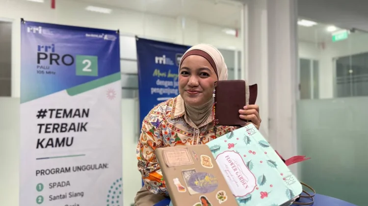 Dari Diary hingga Journaling, Hobi Menulis Wulandari Berlanjut di Palu ...