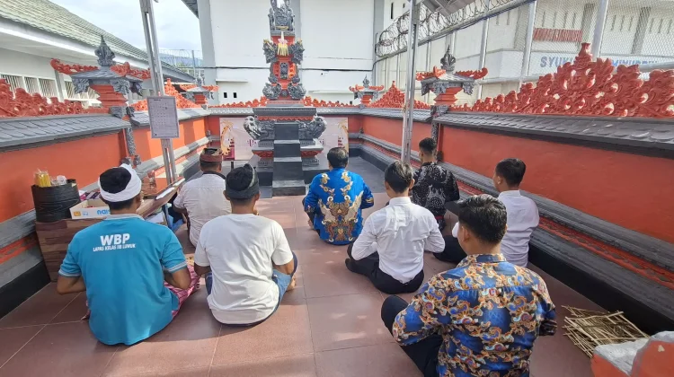 Warga Binaan Hindu Lapas Luwuk Terima Bimbingan Rohani