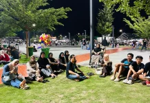 Nikmati Malam Bersama Keluarga di Taman Kota