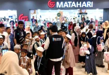 Rumah Dua Jari Palu Ajak Ratusan Anak Yatim-Dhuafa Belanja Baju Lebaran