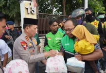 Tabur Kebaikan, Polda Sulteng dan Bhayangkari Berbagi 1.000 Takjil