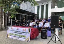 Pemuda Lintas Agama FKUB Sulteng Perkuat Harmoni Berbagi Takjil di Bulan Ramadan