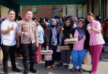 Masyarakat Tumpah Ruah Hadiri Pasar Murah Polres Banggai