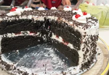 Cake Potong Jadi Pilihan Takjil Ramadan di Palu