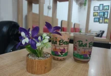 Minuman Manis Jadi Pilihan Berbuka di Kafe Estetik