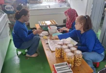 Warga Binaan Lapas Perempuan Palu Produksi Kue Kering di Bulan Ramadan