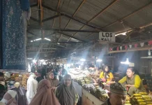 Suasana Ramai Pasar Manonda jelang Lebaran Penuh Tradisi