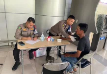 Polda Sulteng Beri Layanan Kesehatan Gratis bagi Pemudik
